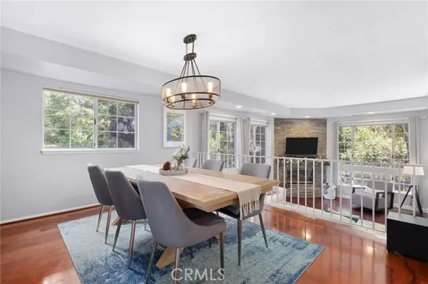Woodland Hills (los Angeles), CA 91364,23163 Mulholland Drive #6