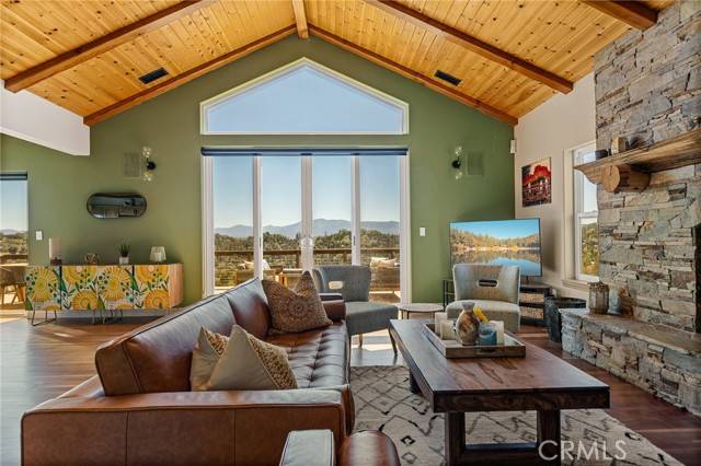 905 Del Norte Lane, Lake Arrowhead, CA 92352