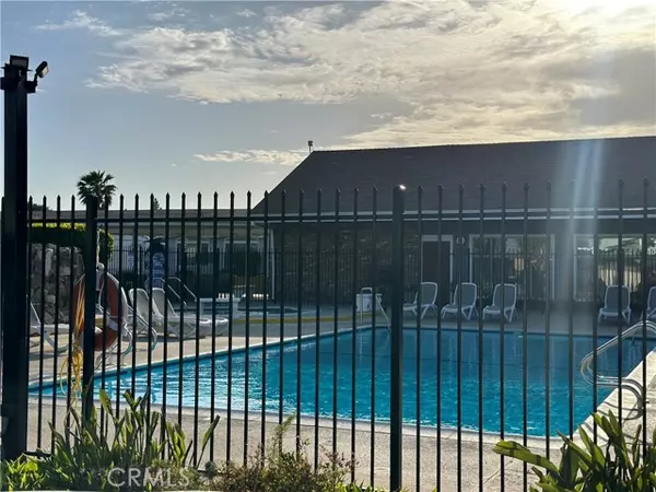 Canoga Park (los Angeles), CA 91304,8811 Canoga Avenue #525