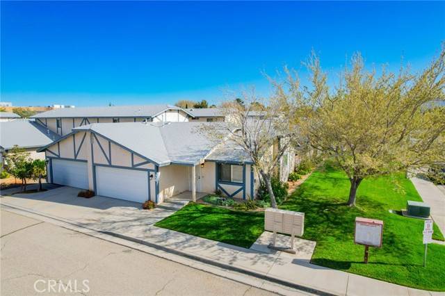 Lancaster, CA 93536,43840 Bobby Jones Dr #24