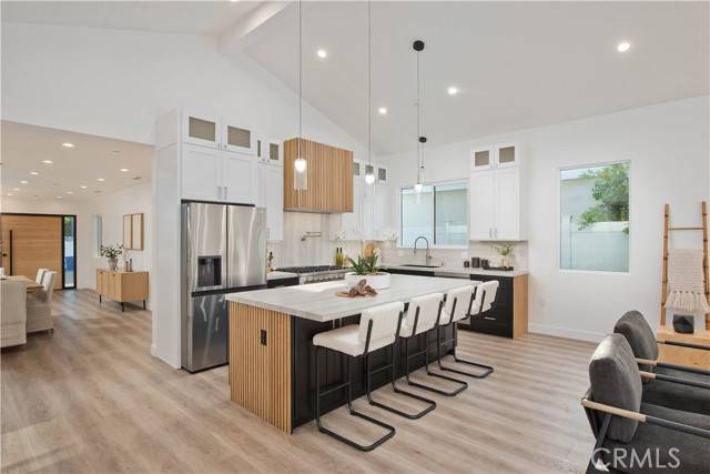 Encino (los Angeles), CA 91316,17429 Hatteras Street