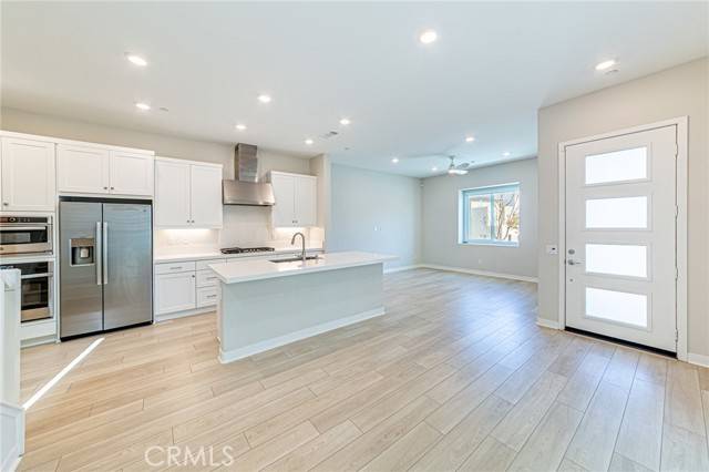 Valencia (santa Clarita), CA 91381,27245 Red Willow Court