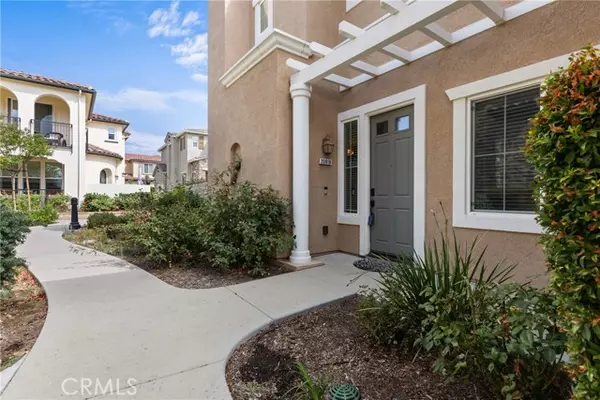 Valencia (santa Clarita), CA 91354,23919 Brescia Drive