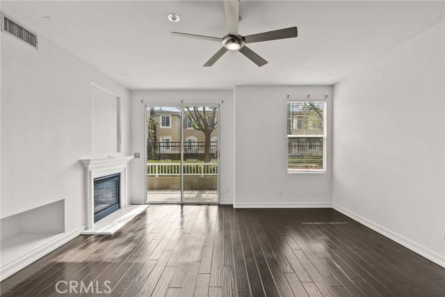 Valencia (santa Clarita), CA 91354,28215 Canterbury Court