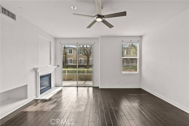Valencia (santa Clarita), CA 91354,28215 Canterbury Court