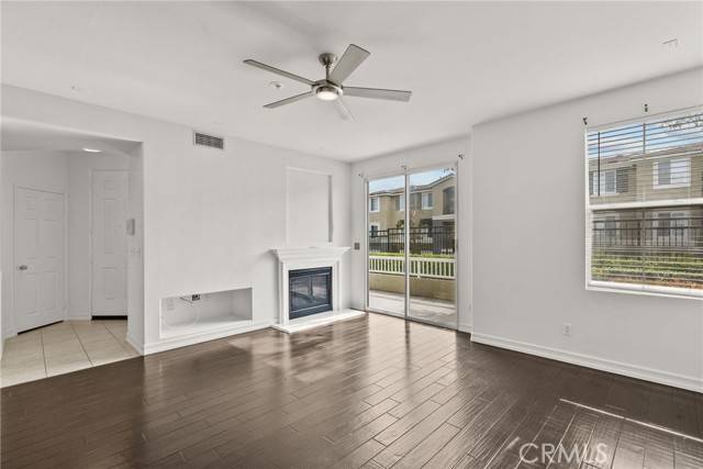 Valencia (santa Clarita), CA 91354,28215 Canterbury Court