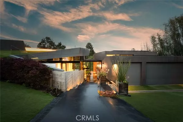 314 N Barrington Avenue, Los Angeles, CA 90049