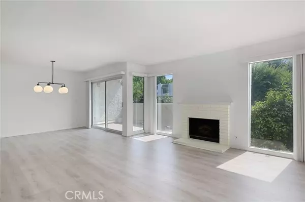 Studio City (los Angeles), CA 91604,11818 Moorpark Street #X