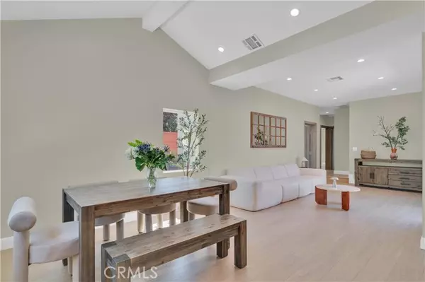 Burbank, CA 91506,1332 N Lincoln Street