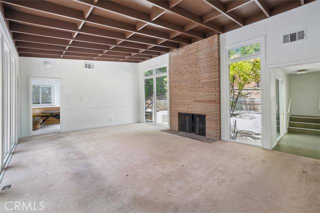 Los Angeles, CA 90068,3288 Velma Drive