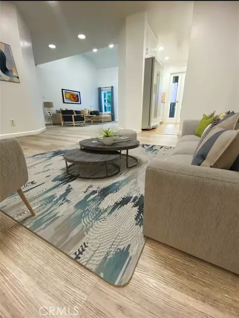 Tarzana (los Angeles), CA 91356,18645 Hatteras Street #278