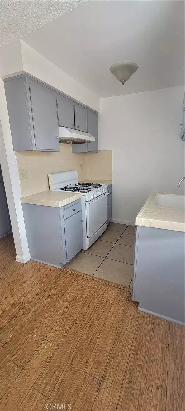 Hawthorne, CA 90250,4370 W 141 Street