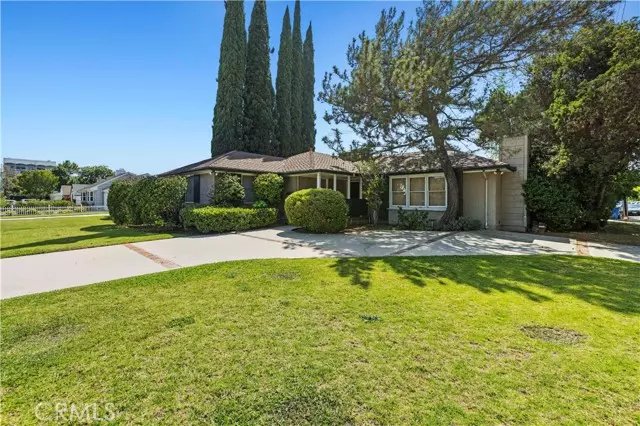 Sherman Oaks, CA 91423,4955 Woodman Ave.