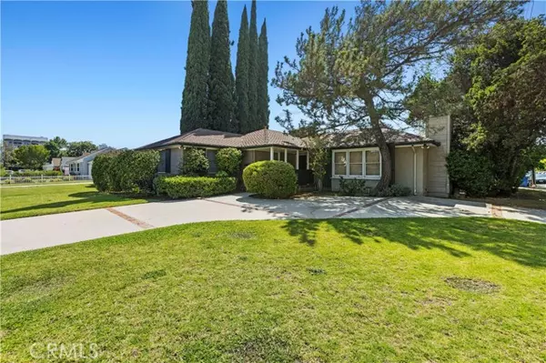 4955 Woodman Ave., Sherman Oaks, CA 91423