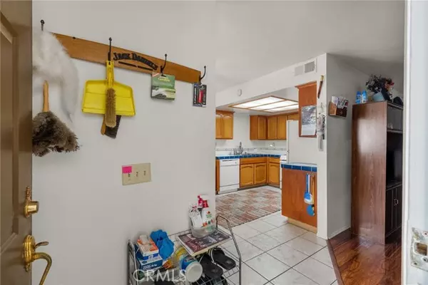Lancaster, CA 93535,1836 E Avenue J2 #5