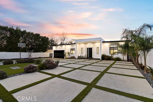 23143 Leonora Drive, Woodland Hills (los Angeles), CA 91367