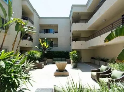 11848 Kiowa Avenue #101, Los Angeles, CA 90049