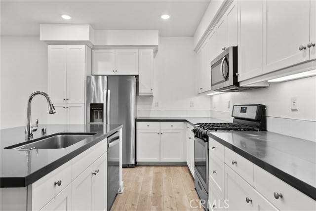 Sylmar (los Angeles), CA 91342,12814 Watt Lane #B