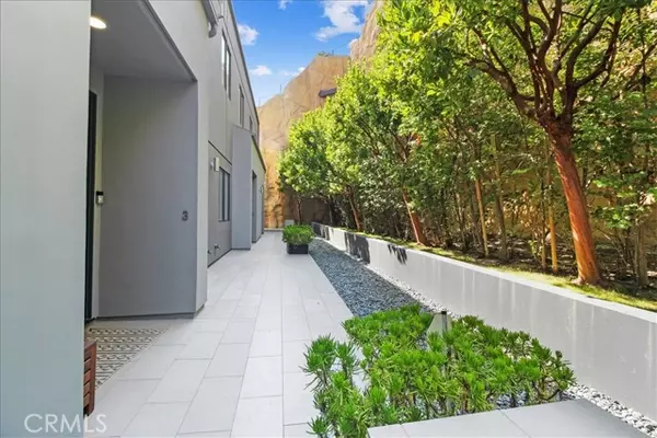 Malibu, CA 90265,22065 Pacific Coast Hwy #3