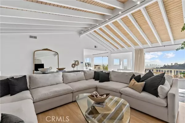 Los Angeles, CA 90069,2019 Sunset Plaza Drive