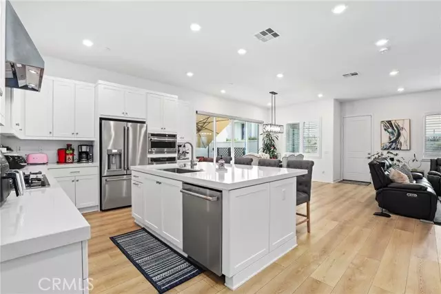 Valencia (santa Clarita), CA 91381,27120 Purple Sage Court