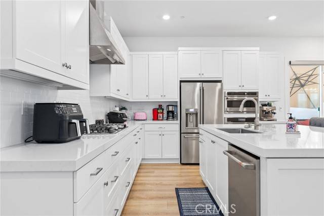 Valencia (santa Clarita), CA 91381,27120 Purple Sage Court