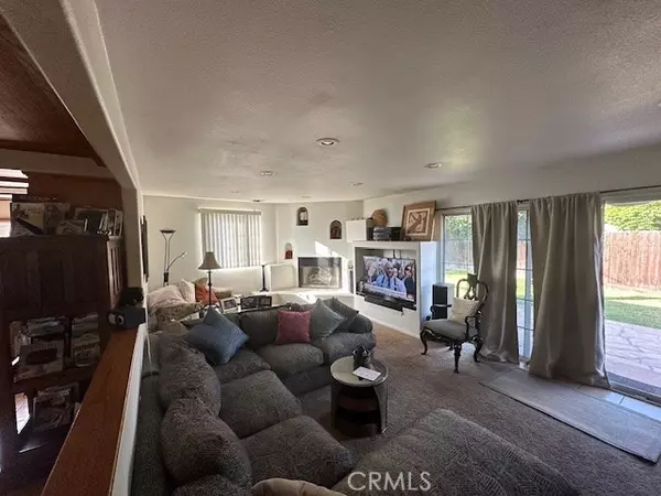 West Hills (los Angeles), CA 91304,8108 Royer Avenue