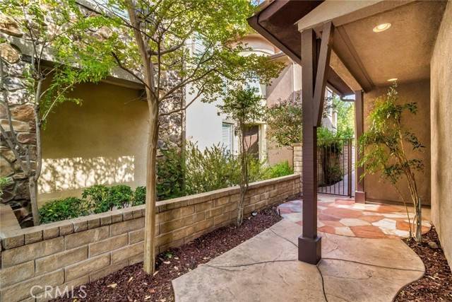 Valencia (santa Clarita), CA 91381,25618 Via Alisa