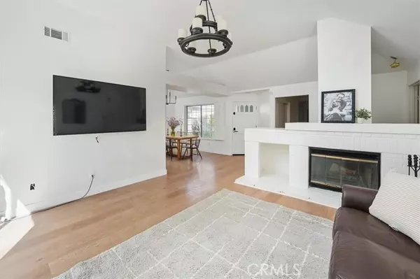 Valencia (santa Clarita), CA 91355,24148 Saint Moritz Drive