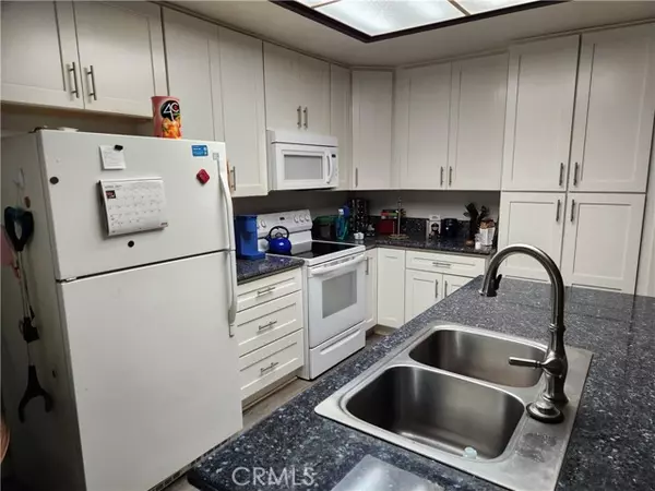 Chatsworth (los Angeles), CA 91311,10407 Larwin Avenue