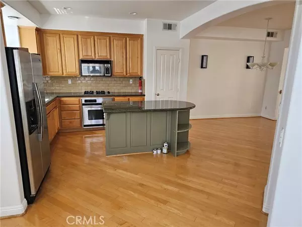 Burbank, CA 91505,4116 W Kling Street