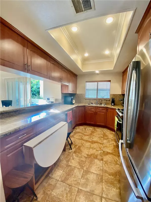 Sherman Oaks, CA 91403,14919 Dickens Street #105