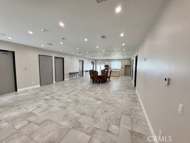 North Hollywood (los Angeles), CA 91605,6940 longridge Avenue