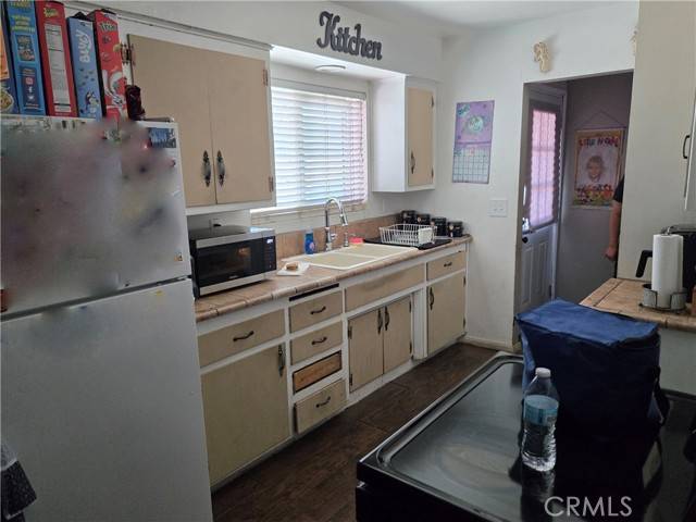 Hesperia, CA 92345,16366 Walnut Street