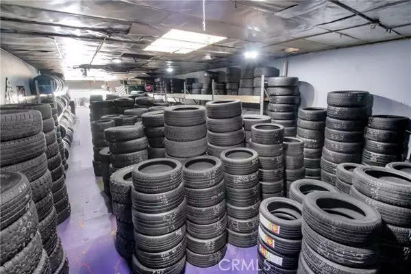 North Hollywood (los Angeles), CA 91605,7523 Coldwater Canyon Avenue