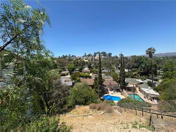 Woodland Hills (los Angeles), CA 91364,21115 LOPEZ Street
