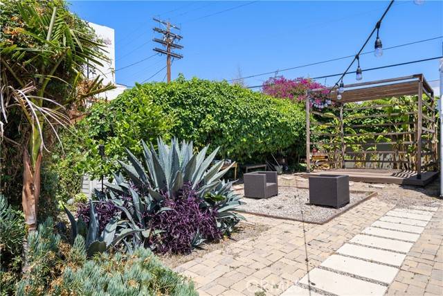 Los Angeles, CA 90034,1944 Chariton Street