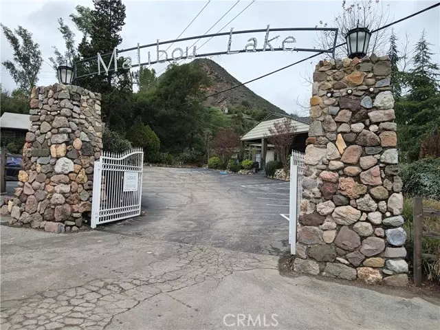 Agoura Hills, CA 91301,2370 Laguna Circle Drive