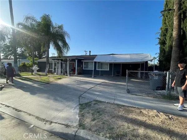 13540 E Cypress Avenue, Parlier, CA 93648