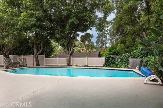 Los Angeles, CA 90077,1731 Roscomare Road