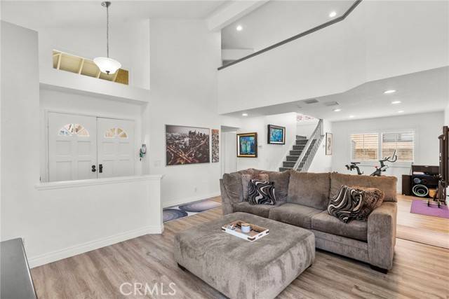 Newhall (santa Clarita), CA 91321,19777 Azure Field Drive