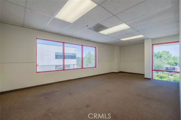 Valencia (santa Clarita), CA 91355,25213 Anza Drive