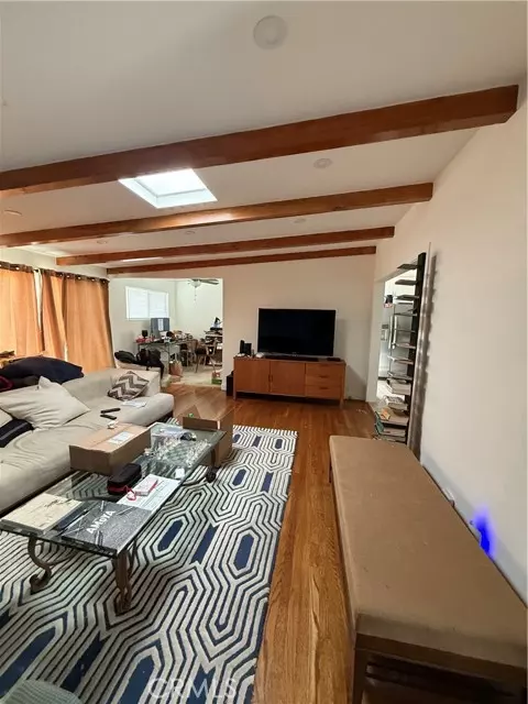 Reseda (los Angeles), CA 91335,18649 Willard Street