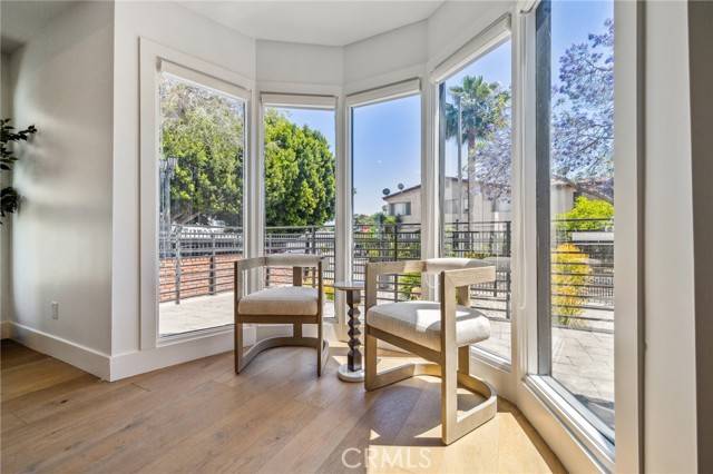 Los Angeles, CA 90028,6521 Homewood Avenue