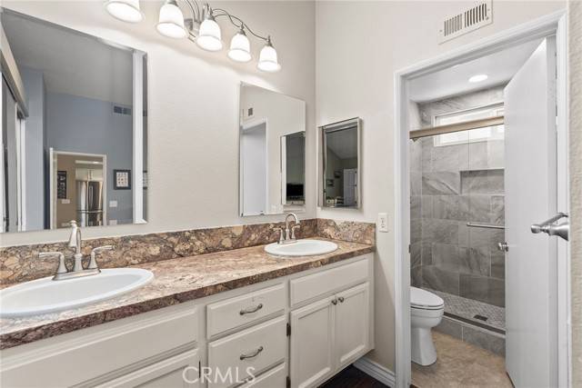 Valencia (santa Clarita), CA 91354,23940 Whitfield