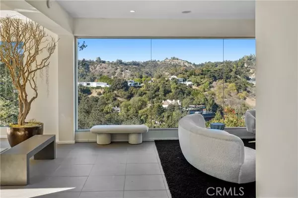 Beverly Hills, CA 90210,9716 Oak Pass Road