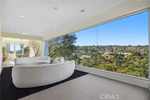 Beverly Hills, CA 90210,9716 Oak Pass Road