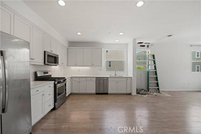 Sylmar (los Angeles), CA 91342,13236 Klein Court