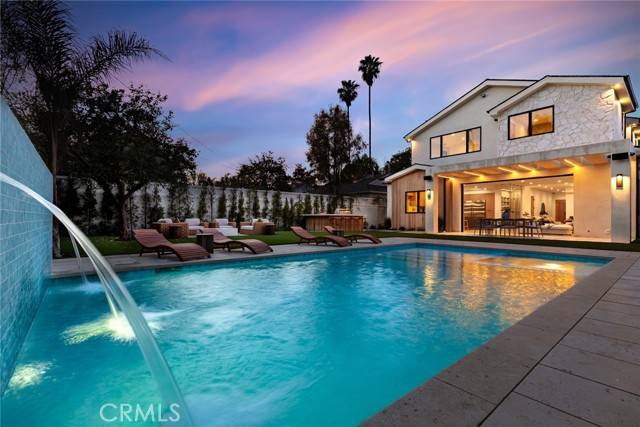 22640 Clarendon Street, Woodland Hills (los Angeles), CA 91367