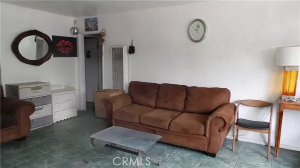 Pacoima (los Angeles), CA 91331,13912 Daventry Street